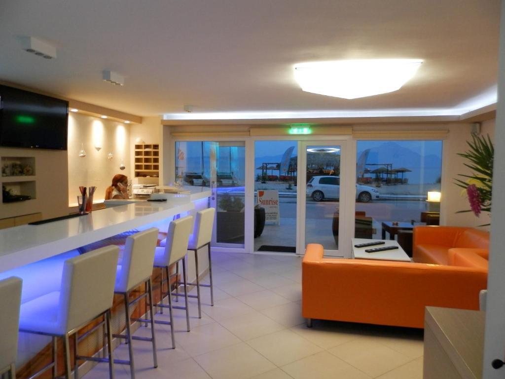 Sunrise Hotel Sarti Luaran gambar